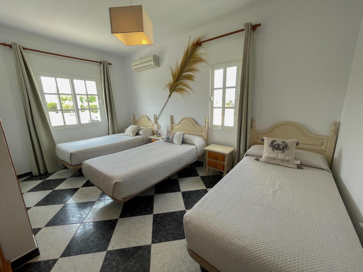 Hostal Del Faro コニル・デ・ラ・フロンテラ エクステリア 写真