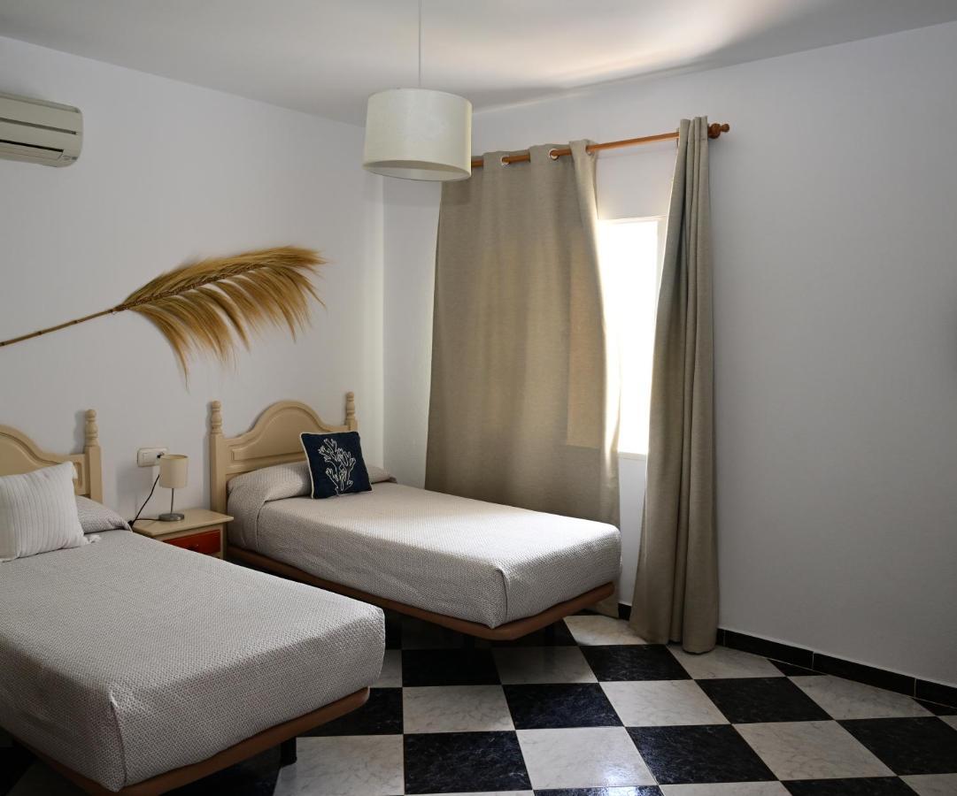 Hostal Del Faro コニル・デ・ラ・フロンテラ エクステリア 写真