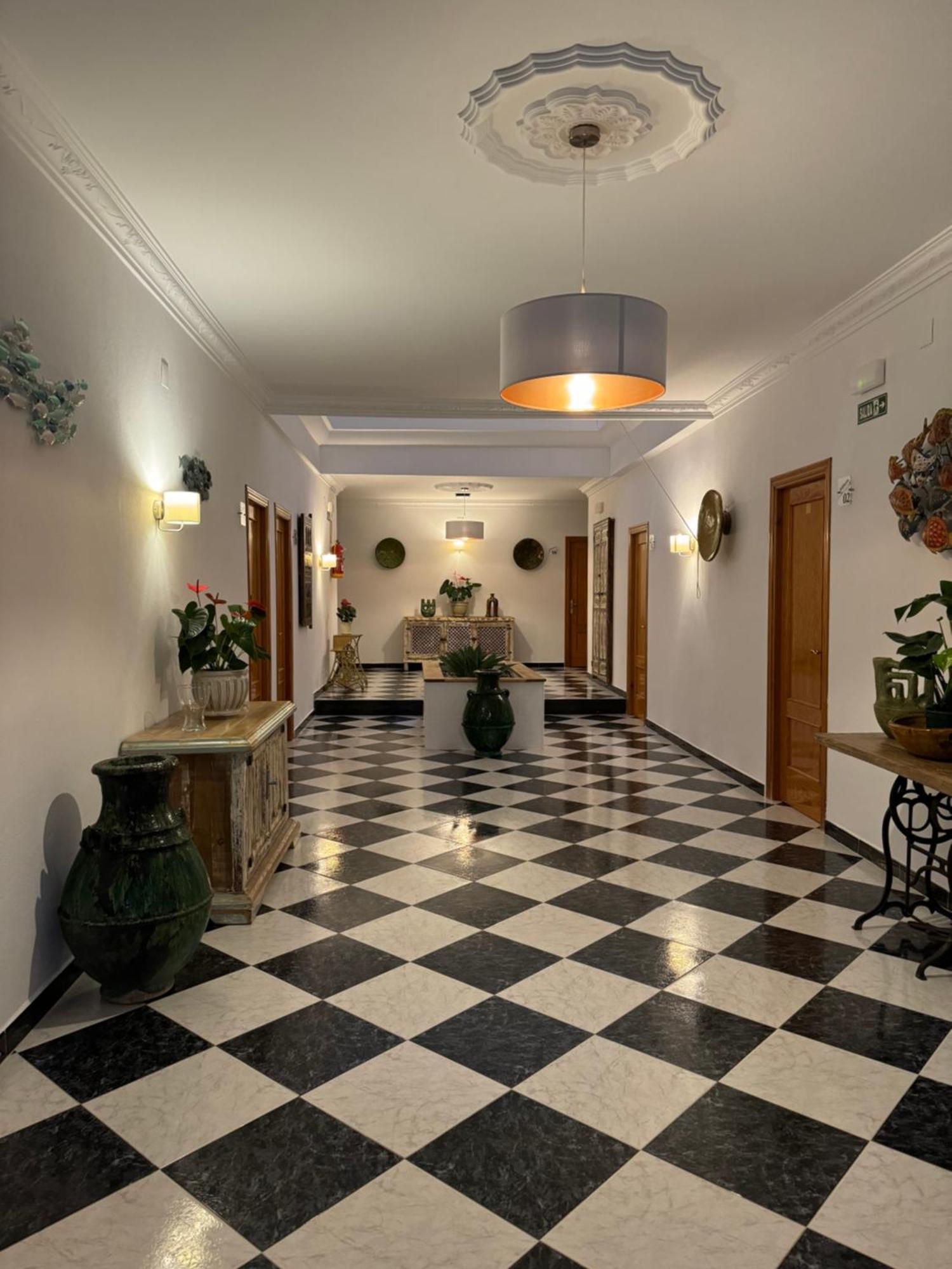 Hostal Del Faro コニル・デ・ラ・フロンテラ エクステリア 写真