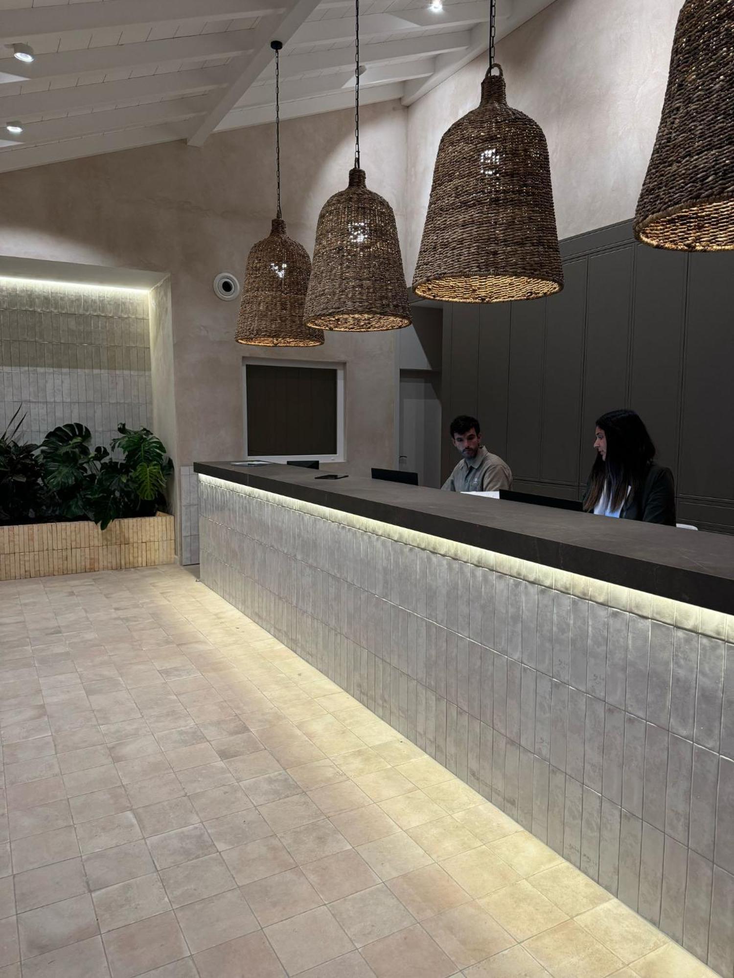 Hostal Del Faro コニル・デ・ラ・フロンテラ エクステリア 写真
